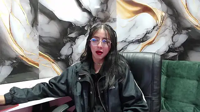 Snapshot of ling_ling24 chatting on February 6, 2025, 3:48 am ling ling24 online show from February 6, 2025, 3:48 am