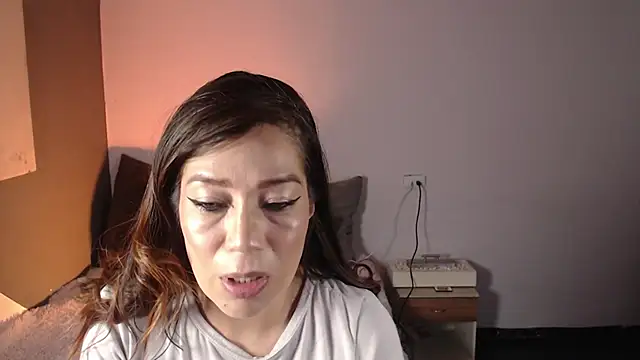 Miiaa wallace online show from February 4, 2025, 8:49 pm