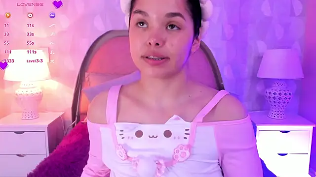 Snapshot of angeline_teen chatting on April 21, 2026, 12:33 pm angeline teen online show from April 21, 2026, 12:33 pm