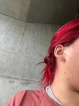 MiaLujan  online show from November 29, 2025, 12:19 pm