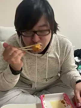 yuuki198912 online show from January 13, 2026, 11:26 am