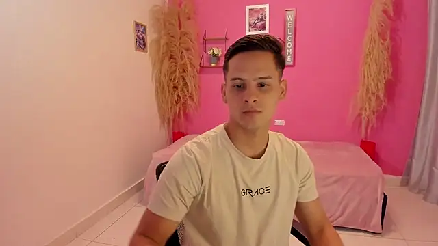 JANER 03 online show from October 12, 2025, 9:14 pm