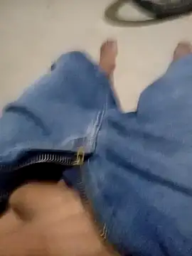 thalles01464 online show from November 6, 2025, 6:36 am