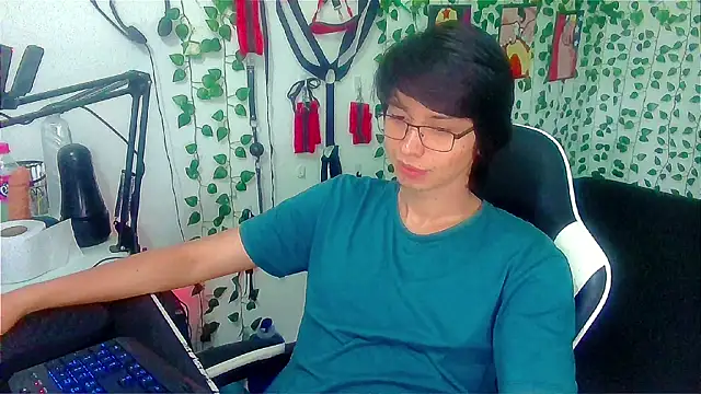 Andy gray online show from April 17, 2026, 5:05 pm