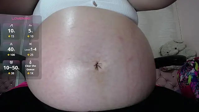 Snapshot of lauraguzman chatting on October 3, 2025, 3:03 am lauraguzman online show from October 3, 2025, 3:03 am