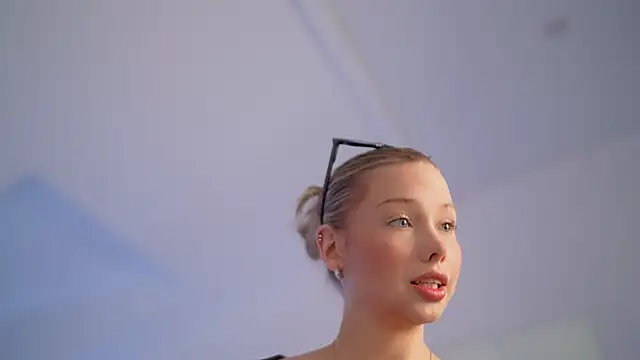 april blush online show from January 29, 2025, 3:15 pm