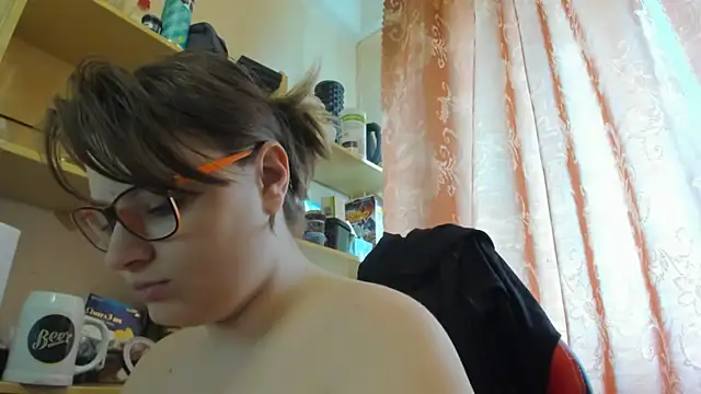 Snapshot of Seductive_She_Wolf chatting on April 23, 2026, 8:35 am Seductive She Wolf online show from April 23, 2026, 8:35 am