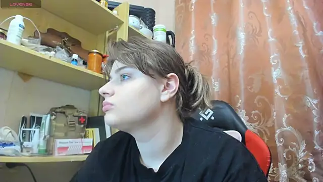 Snapshot of Seductive_She_Wolf chatting on May 31, 2026, 11:17 pm Seductive She Wolf online show from May 31, 2026, 11:17 pm