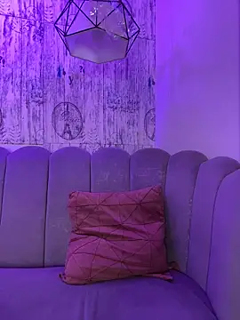 AbyThompson online show from December 15, 2025, 3:27 pm