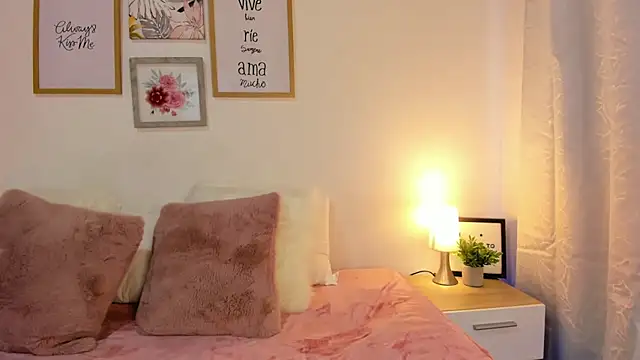 LaurenRodriiguez online show from February 25, 2026, 12:26 pm