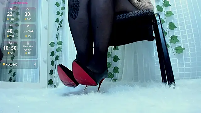 Madeleine  w online show from March 3, 2025, 1:53 pm