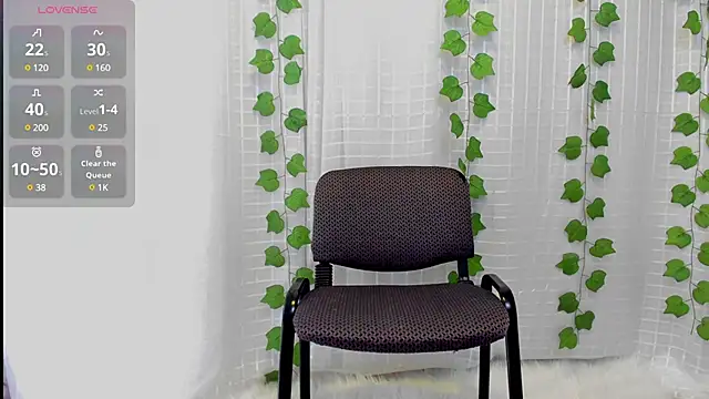 Madeleine  w online show from March 5, 2025, 11:38 am