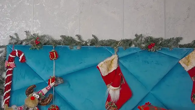 AlyseReuse online show from December 13, 2024, 6:05 pm