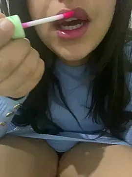 yassminsexy22 online show from February 8, 2025, 9:46 pm