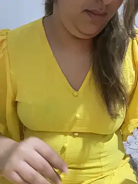 yassminsexy22 online show from February 8, 2026, 1:03 pm