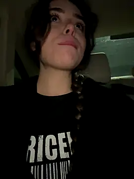 pantyless online show from September 19, 2025, 9:48 pm