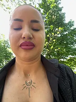 Snapshot of beautydiamond chatting on May 5, 2026, 8:00 am beautydiamond online show from May 5, 2026, 8:00 am