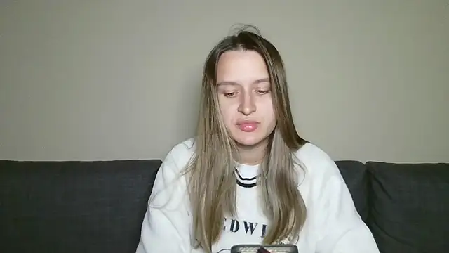 Submissive love online show from March 5, 2025, 9:37 pm