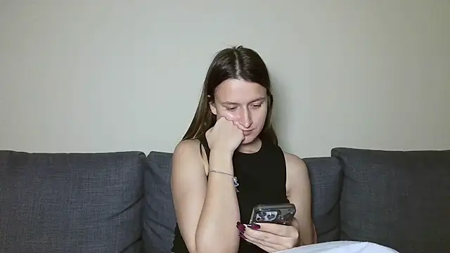 Submissive love online show from March 13, 2025, 8:32 pm