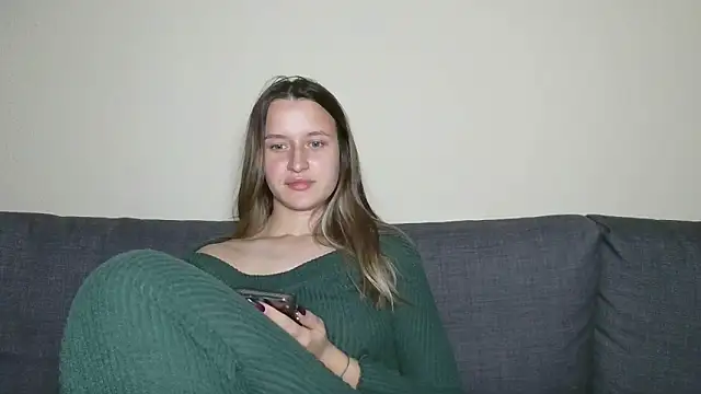 Submissive love online show from March 22, 2025, 8:26 pm