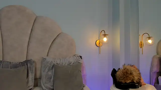 sweeet peach online show from February 26, 2025, 10:09 pm