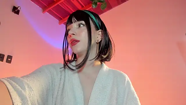 sweeet peach online show from November 19, 2025, 4:23 am