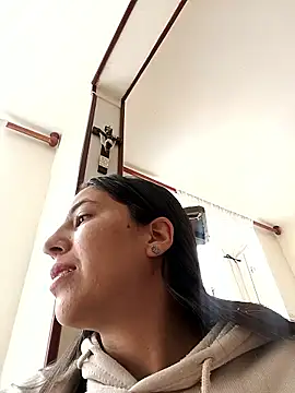 Snapshot of Bonny_Klote chatting on February 14, 2026, 3:42 pm Bonny Klote online show from February 14, 2026, 3:42 pm