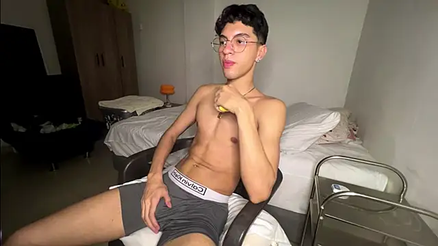 Angelligth online show from November 18, 2025, 4:39 am