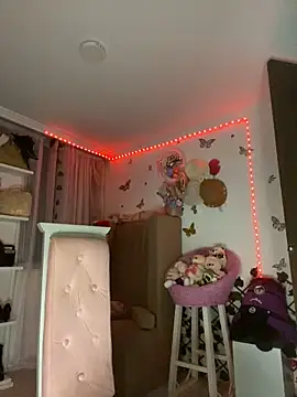 lina pink online show from February 11, 2025, 11:33 pm