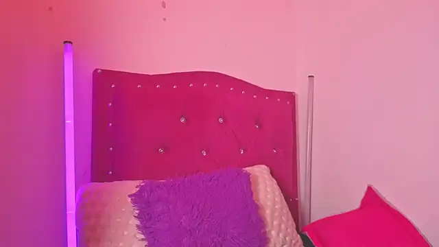 evy orange1 online show from November 14, 2025, 2:43 am