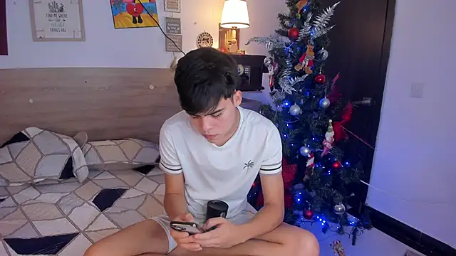 justinbiler online show from December 15, 2025, 12:42 pm