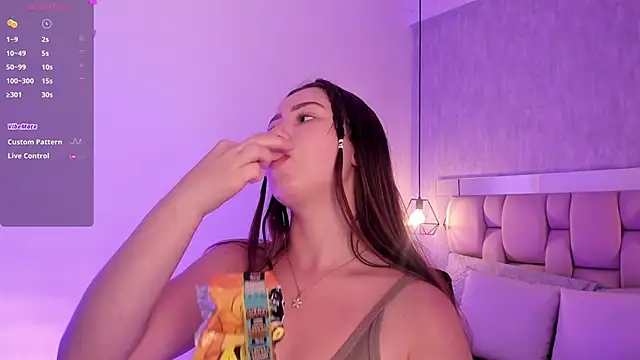 Roxie-Summers11 online show from January 30, 2025, 7:37 pm