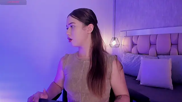 Roxie-Summers11 online show from February 21, 2025, 7:32 pm