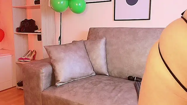 Kelly Mature  online show from March 16, 2025, 4:01 pm