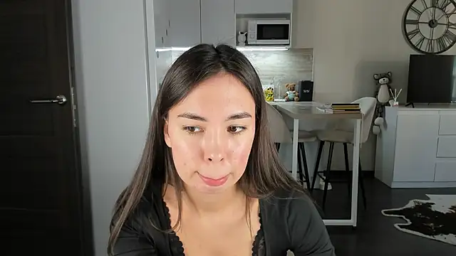 nilliluv online show from February 1, 2026, 9:52 am