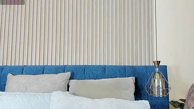 kathecute   online show from October 25, 2025, 1:35 am