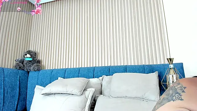 kathecute   online show from April 7, 2026, 1:39 am