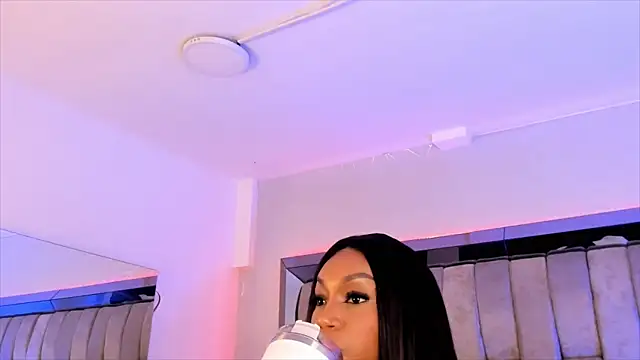 ChaynnaCooper online show from January 27, 2025, 2:57 pm