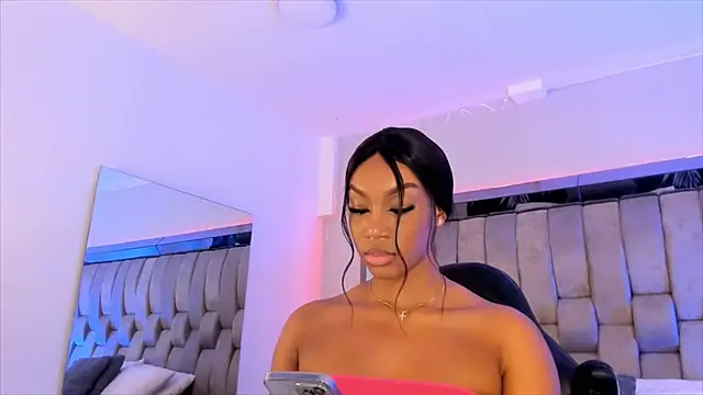 ChaynnaCooper online show from February 5, 2025, 3:20 pm