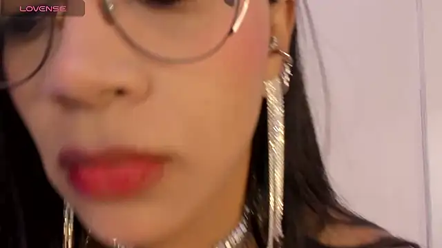 SamanthaFerrer   online show from February 8, 2025, 7:59 pm