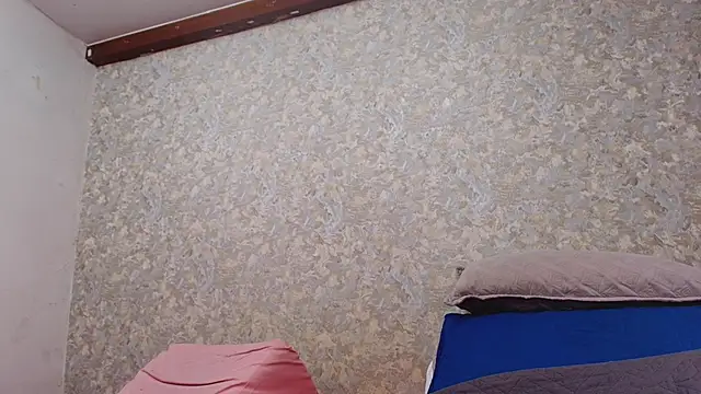 nicol f online show from September 11, 2025, 7:14 pm