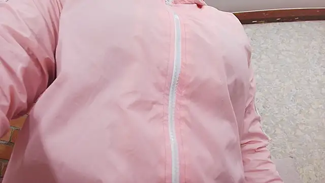 nicol f online show from September 15, 2025, 7:25 pm