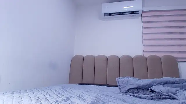 nicol f online show from April 17, 2026, 3:09 am