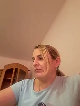 Malichkaanna30 online show from February 23, 2025, 2:14 pm