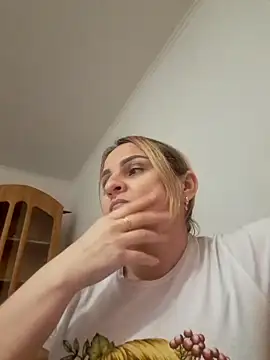 Malichkaanna30 online show from March 2, 2025, 12:54 pm