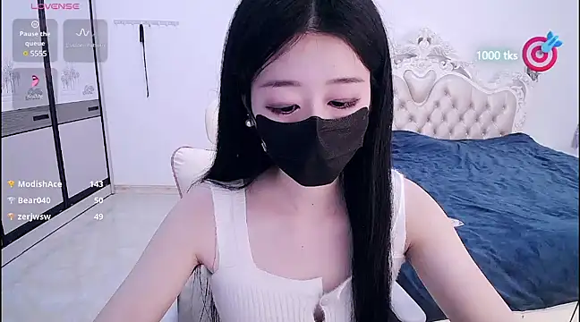 CN-xiaofei online show from February 26, 2025, 5:53 am