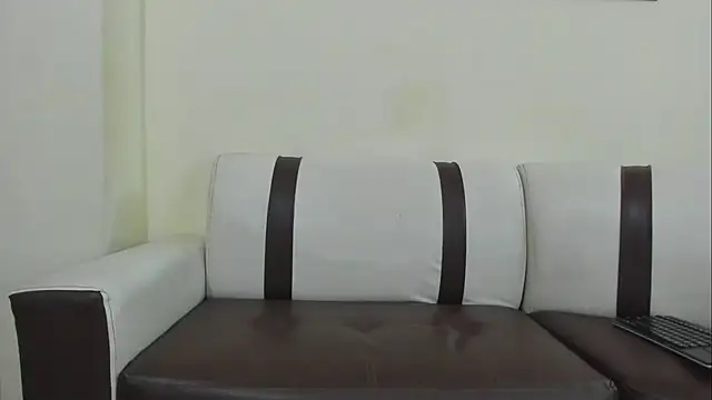 lunainsane58 online show from February 6, 2026, 6:40 am