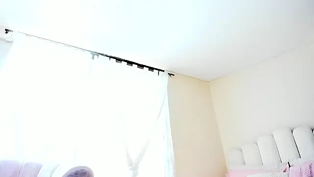 evely coelloo online show from October 14, 2025, 5:36 pm