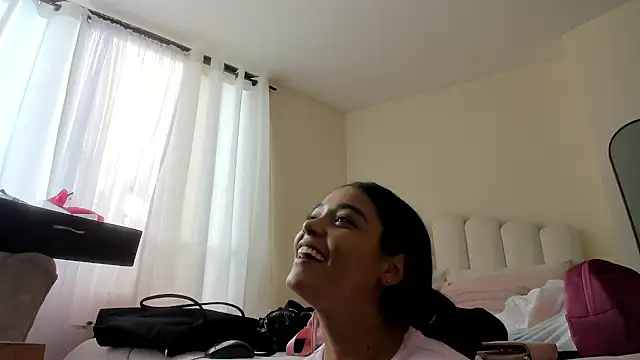 evely coelloo online show from February 4, 2026, 7:42 pm