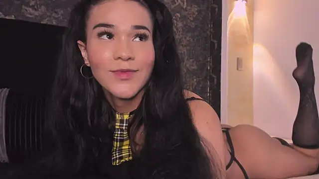 Isa Little Star online show from March 6, 2025, 3:56 pm